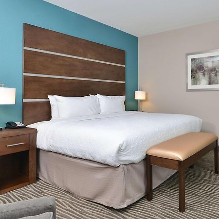 Hampton Inn & Suites Des Moines Downtown Exterior photo